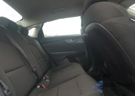 2021 Kia Forte Fe из США, поврежденный, VIN 3KPF24AD0ME386140